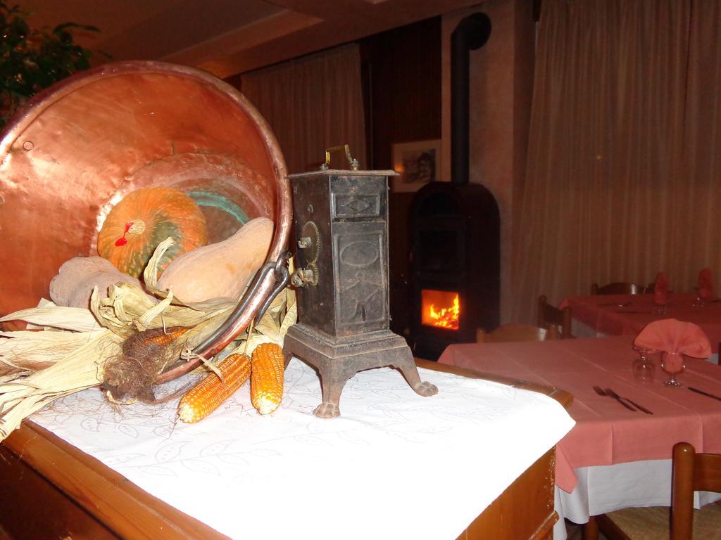 Albergo Ristorante Cima I Pra' Ponte nellʼAlpi Exterior foto